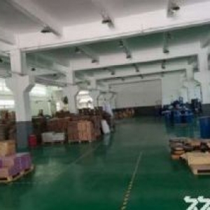 凤岗与深圳交界处 新空出一楼6米高标准厂房出租1