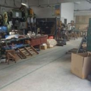 凤岗官井头大龙工业区, 五金机械厂房800平方出