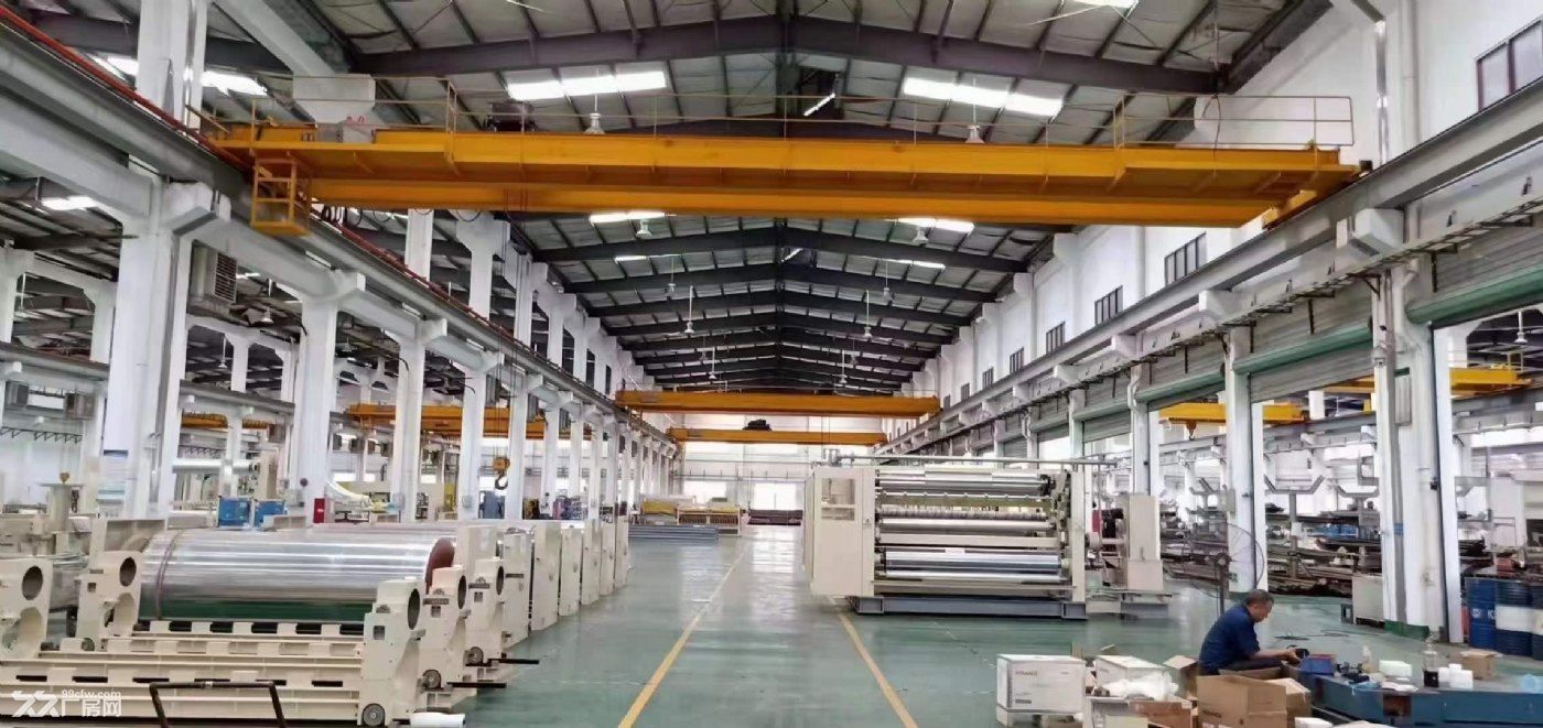 11米高，现成航车，大朗单一层钢构厂房出租实际面积5000平